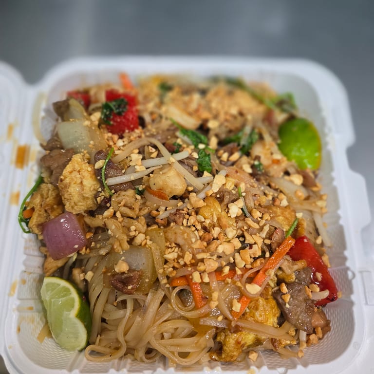 Delicious Pad Thai Experience